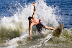 安哥拉女篮在非洲锦标赛中夺冠，体育发展大步前进